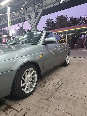 lada priora: ВАЗ (ЛАДА) Priora: 2010 г., 1.6 л, Механика, Бензин, Хэтчбэк — 3