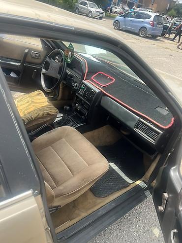 авиди 80: Audi 100: 1984 г., Механика, Седан — 4