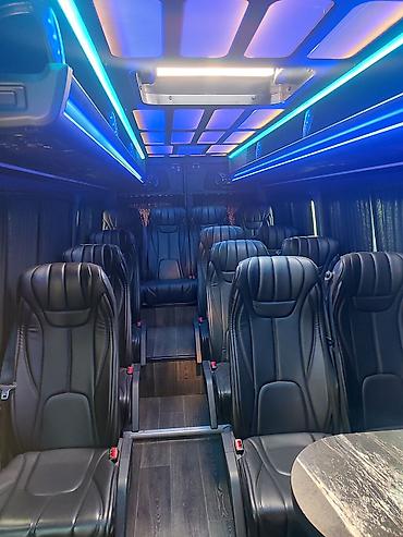 mercedes e200: Пассажирский микроавтобус Mercedes‑Benz Sprinter (длинная база — 8