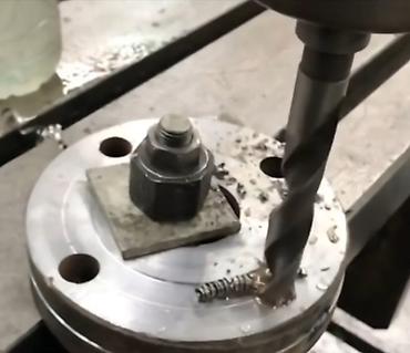 oxlar: Tokar və frez işləri – metal emalı xidməti Xidmətlər: - Futulkalar — 2