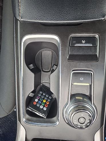 fusion disk: Ford Fusion SE sedan – ağ rəng, 4 qapı. Xarici: - Xrom ön barmaqlıq — 9