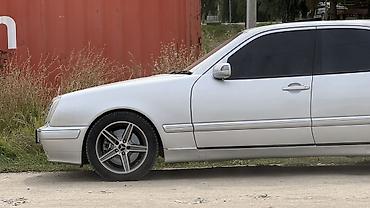 Mercedes-Benz E-Class: 2001 г., 4.3 л, Автомат, Бензин, Седан