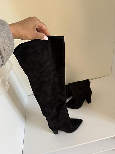 Çəkmələr: Qadın dizə qədər çəkmə – qara süet - Material: yumşaq süet (mattan — 1