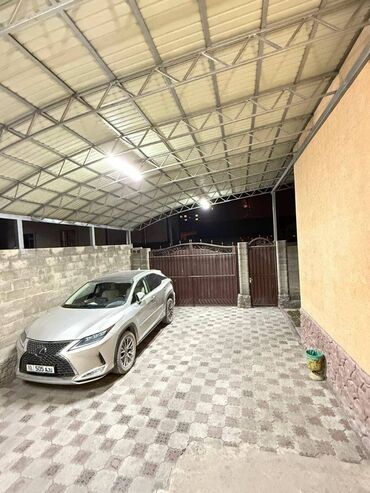 сдаю дом на длительный срок рядом просп жибек жолу бишкек: 190 м², 4 комнаты, Бронированные двери, Забор, огорожен, Евроремонт