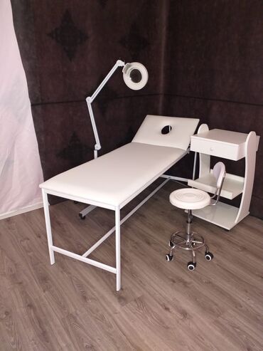 Salon, tibbi mebel dəsti: Çarpayı 230 azn kreslo 50 azn təkərli daşıyıcı 55 azn lupali işıq 90 — 5