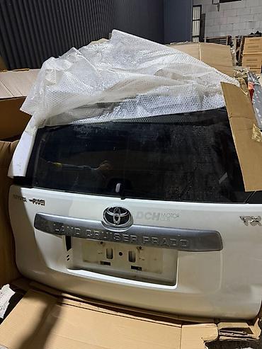 снятие с учета: Задняя дверь багажника Toyota Land Cruiser Prado (версия TX) - — 2