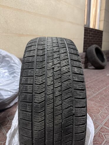 шины r14c: Шиналар 235 / 45 / R 18, Кыш, Колдонулган, Комплект, Жеңил унаалар, Жапония, Bridgestone