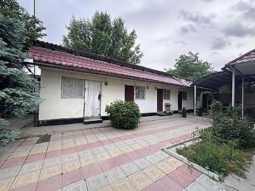 продаю дом ак ордо 1: Продаётся дом в районе Ак-Босого с бизнесом 🏡 Цена: 125 000$ Уютный — 8