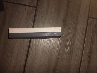 внешние жесткие диски hdd со встроенным кардридером: USB-хаб прямоугольной формы, выполненный в двухцветном дизайне