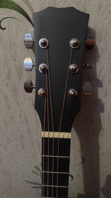 Гитары: 🎸 Акустическая гитара (новая, из Китая) — полный комплект! Продаю — 4
