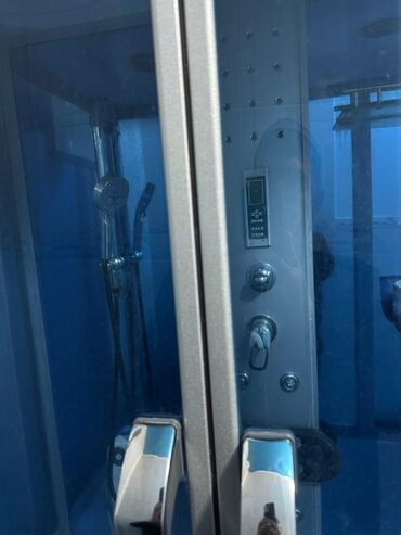 кабинка душ: Душ кабинасы Төрт бурчтук, Дубалга орнотулган орнотуу түрү