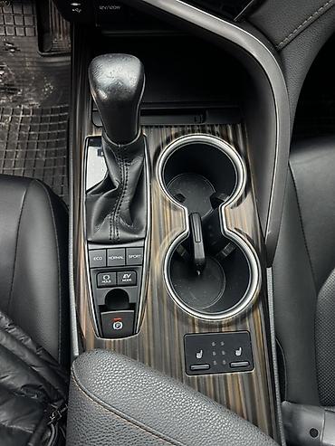 lexus es 300 2013: Toyota Camry: 2020 г., 2.5 л, Вариатор, Гибрид, Седан — 9
