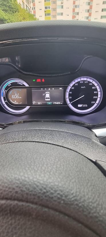 Kia: Kia Niro: 2021 г., Гибрид, Кроссовер — 21