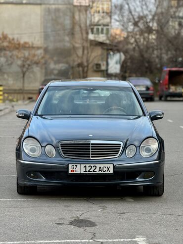 Toyota: Mercedes-Benz E-Class: 2005 г., 5 л, Автомат, Бензин, Седан