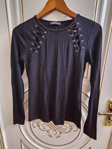 Köynək və bluzalar: Herbiri 3 AZN — 9