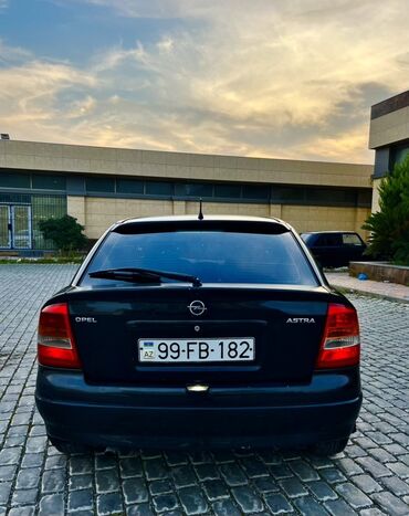 Opel: Opel Astra: 1.6 l | 2000 il 450000 km Sedan — 13