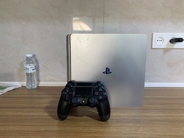 playstation new: Продаю PlayStation 4 slim 500гб СРОЧНО ПРОДАЮ Хорошем состоянии