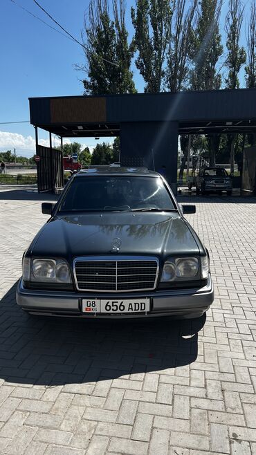 багаж мерс: Mercedes-Benz E 320: 1992 г., 3.2 л, Автомат, Бензин, Седан
