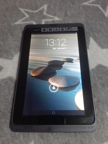 samsung tablet: Tablet Aser b1 720 ispravan tablet je ocuvan,baterija dobra u tablet