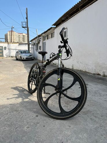 Velosiped aksesuarları: Ideal 26lıq velosiped az isdifadə olunub Maximum 15manatlıq xərci