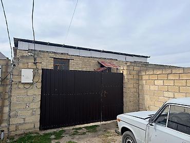 mini ev: Satılır: həyət evi və torpaq sahəsi 24 Sotun içində yarı tikili 3 Otaq — 2