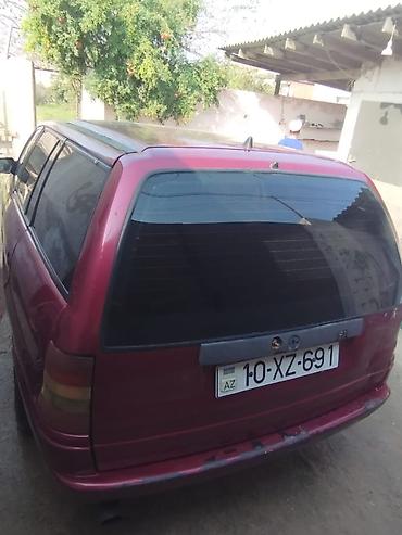 opel masin: 🚗 TƏCİLİ SATILIR! Opel Astra Caravan (universal), tünd qırmızı rəng — 7