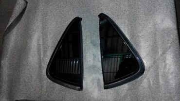 escape уголь: Toyota Sequoia 7 Стекло форточки (уголок) задней правой и левой дверей