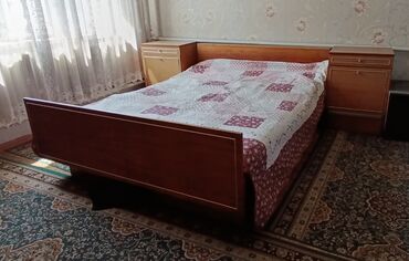 столик для фруктов: Цена договорная. Спальный гарнитур. Двуспальная кровать из дерева с