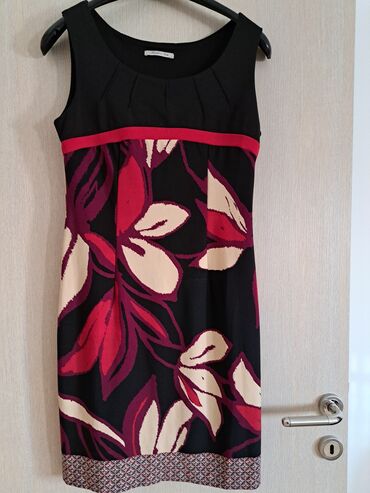 svecane plisirane haljine: L (EU 40), color - Black, Other style, Short sleeves