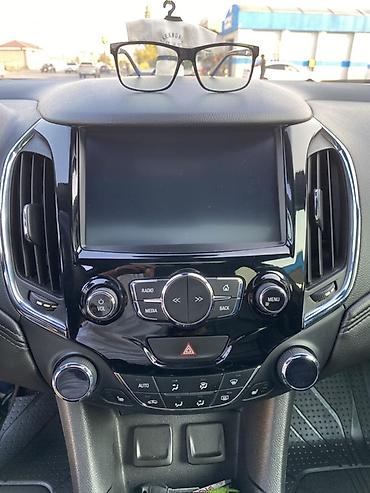 park masin: Chevrolet Cruze: 1.4 l | 2018 il 221090 km Sedan — 5