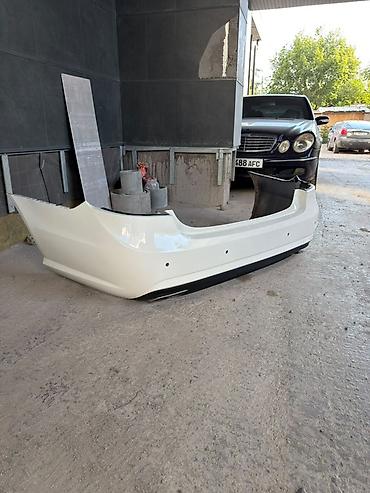 210 банпер: Mercedes Benz 212 задние бампер. Особенности: - Полный корпус бампера — 2