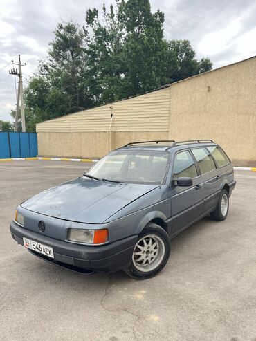 срочно продаю авто бишкек: Volkswagen Passat: 1989 г., 1.8 л, Механика, Бензин, Универсал