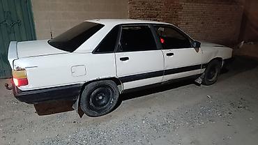 210 белый: Audi 100: 1985 г., 1.8 л, Механика, Бензин, Седан — 8