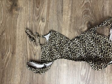 İnformatika: 7-8 yaş. Her biri 5 azn. Brend- calzedonia