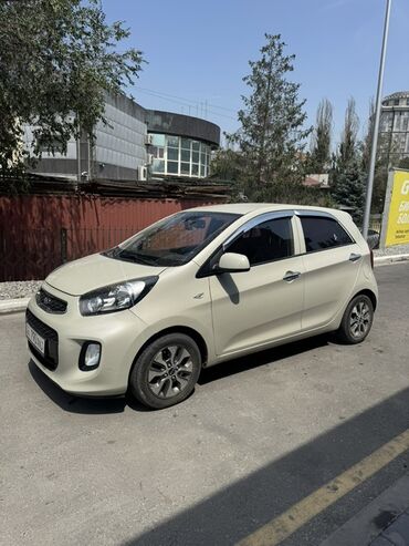 киа морноинг: Автомобиль Kia morning в бежевом цвете, представленный в кузове