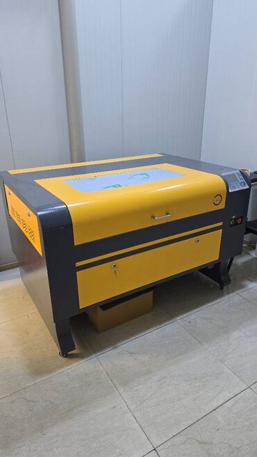 Digər biznes avadanlığı: Ideal vəziyyətdə 90x60 sm lazer ORQSTEKLO KƏSİM avadanlığı