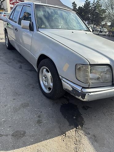 w124 radiator: Mercedes-Benz E-Class W124 sedan - Kuzov: 4 qapılı sedan, gümüşü rəng — 3