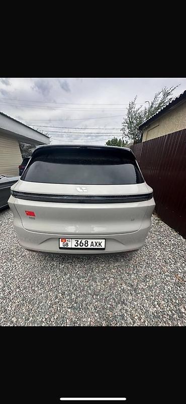 Lixiang: Lixiang L6: 2024 г. — 5
