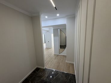дом 100кв метров 4 комнаты район гостиницы ряжом 12 школа: 4 бөлмө, 118 кв. м, Жеке план, 12 кабат, Дизайнердик ремонт