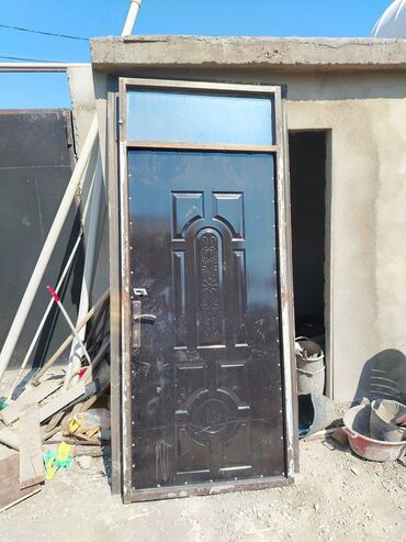 Divanlar: Seyf qapi
140azn
Yeni saray qes 5454 leli