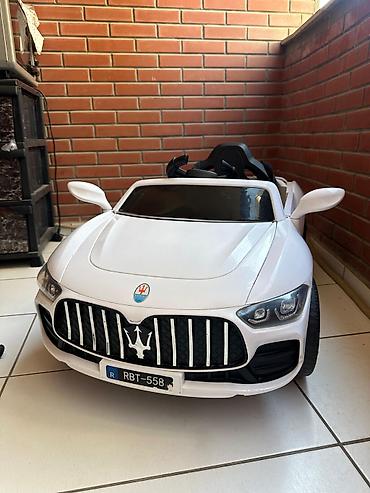 pultlu masin oyuncaq: Uşaq üçün elektrikli minik maşını – ağ rəng - Idman kupesi dizaynlı — 5