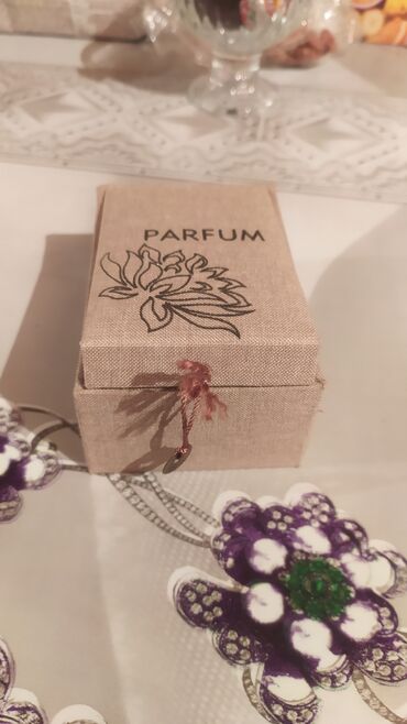 maraqli hediyyeler: Parfum qutusu