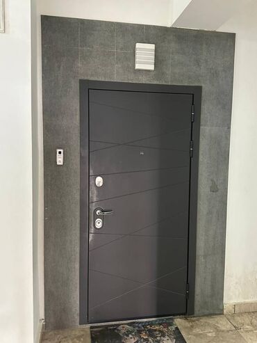 Uzunmüddətli kirayə mənzillər: 28 May metrosu yanınında mənzil kirayə verilir. Mərtəbə 15/7. Ümumi — 11