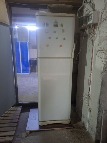 soyuducu minsk: Indesit iki kameralı soyuducu - Brend/model: Indesit (üst hissə –