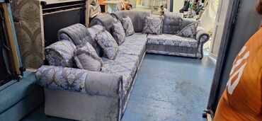 Угловые диваны: Угловой диван, C подушками, Трехместный — 8