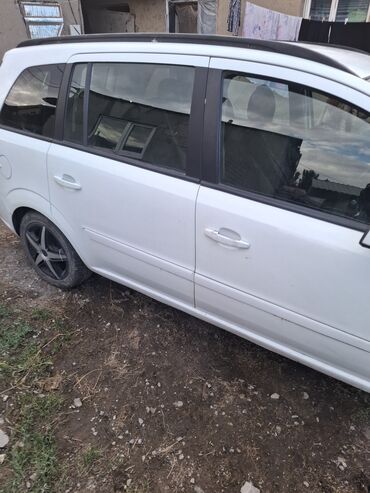 автомобили в рассрочку без первоначального взноса: Opel Zafira: 2006 г., 1.6 л, Механика, Бензин, Лимузин
