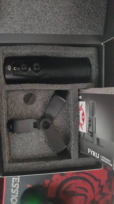 Mikrofonlar: GXT 258 FYRU Mikrofon Hediye gelib isledilmiyibdir. USB 4-IN-1 — 7