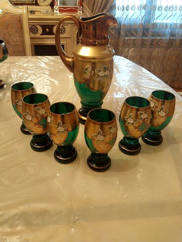 pol ucun taxta qiymeti: Zərif şüşə sürahi və 6 qabdan ibarət dəst. - Material: qalın yaşıl at lalafo.az pol ucun taxta qiymeti: Zərif şüşə sürahi və 6 qabdan ibarət dəst. - Material: qalın yaşıl