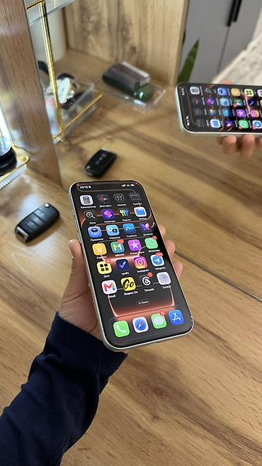 Уюлдук телефондор жана аксессуарлар: IPhone 17 Pro Max, Колдонулган, 256 ГБ, Natural Titanium, Куту, 98 % — 2