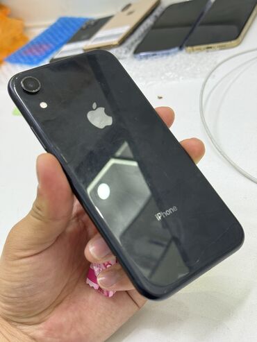 Apple iPhone: IPhone Xr, Б/у, 64 ГБ, Черный, 85 %